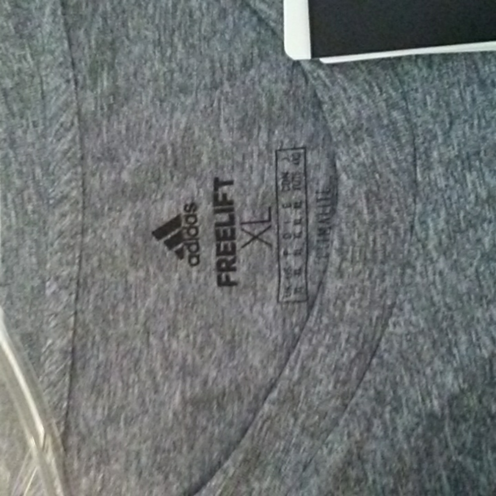 Adidas Mens FreeLift T-shirt sz XL - Picture 3 of 6